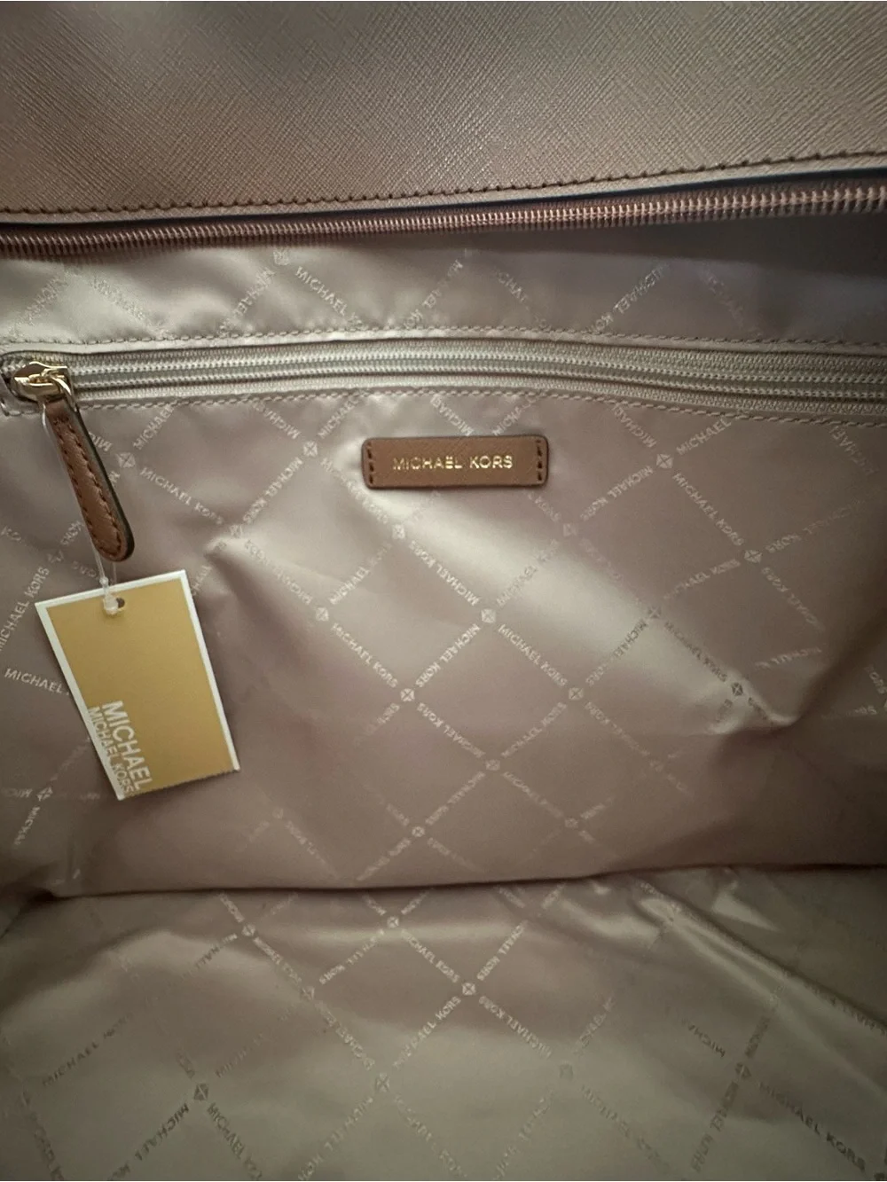 NWT Michael Kors Gilly Large Drawstring Travel Tote